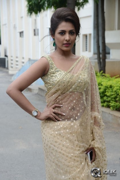 Madhu-Shalini-at-Cheekati-Raajyam-Movie-Press-Meet